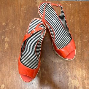 Platform sandals. Orange and straw. Jessica Simpson.